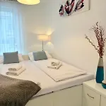 Apartamento Al-Dom Apartamenty Mariela Z Garazem , 600 M Do Morza *