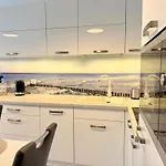 Al-dom Apartamenty Mariela-Kołobrzeg z garażem , 600 m do morza * Kołobrzeg