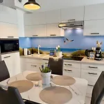 Al-dom Apartamenty Mariela-Kołobrzeg z garażem , 600 m do morza Apartament *