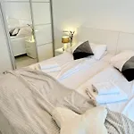 Apartament Al-dom Apartamenty Mariela-Kołobrzeg z garażem , 600 m do morza