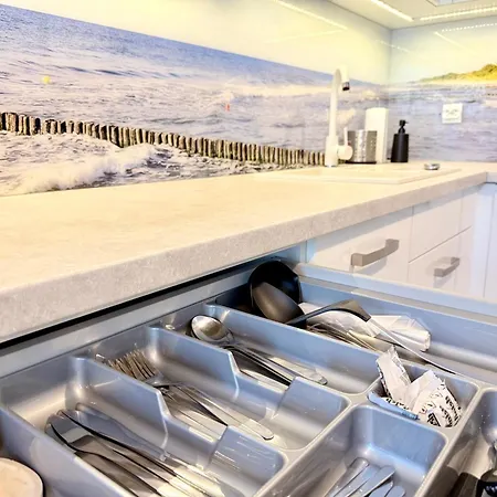 Apartment Al-dom Mariela-kolobrzeg Z Garazem , 600 M Do Morza